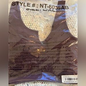 Zenana L/XL in eggplant! Ribbed and with keyhole NWT